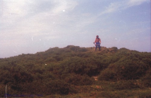 Realizando labores de limpeza en Outeiriño do Pan en 1996 